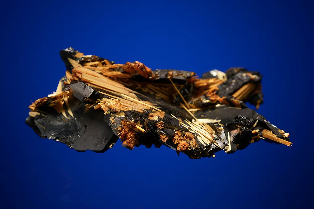 Hematite with Rutile - image 4