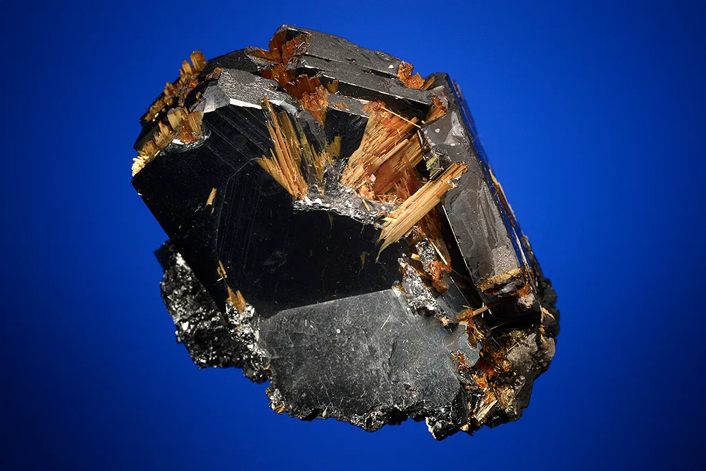 Hematite with Rutile - image 3
