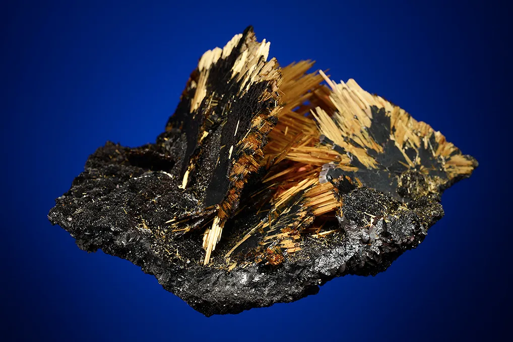 Hematite with Rutile - image 4
