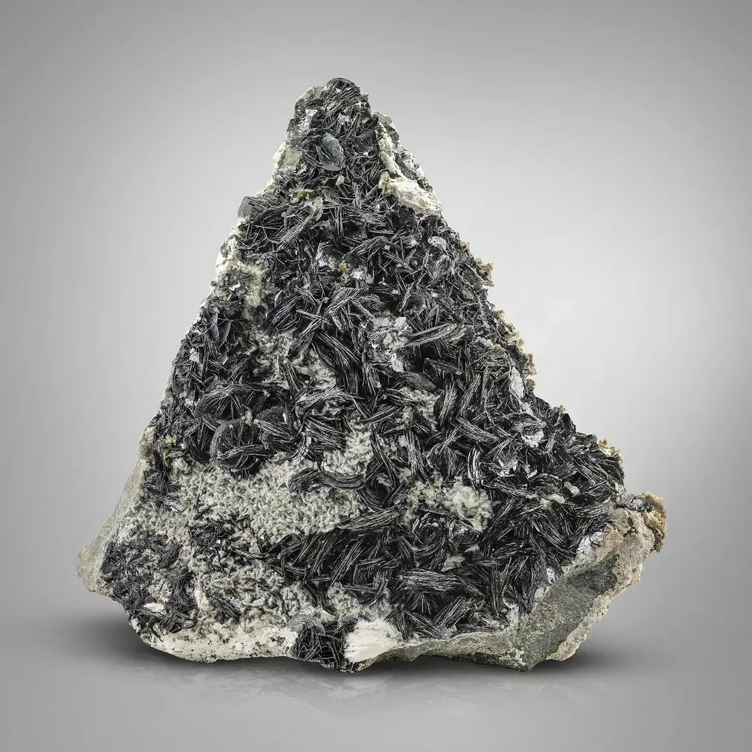 Hematite with Titanite - image 2