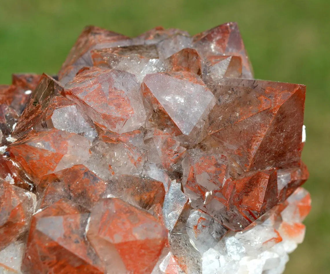 Hematoid Quartz 2210 grams - Aouli, Mibladen, Midelt Province, Drâa-Tafilalet Region, Morocco - image 9