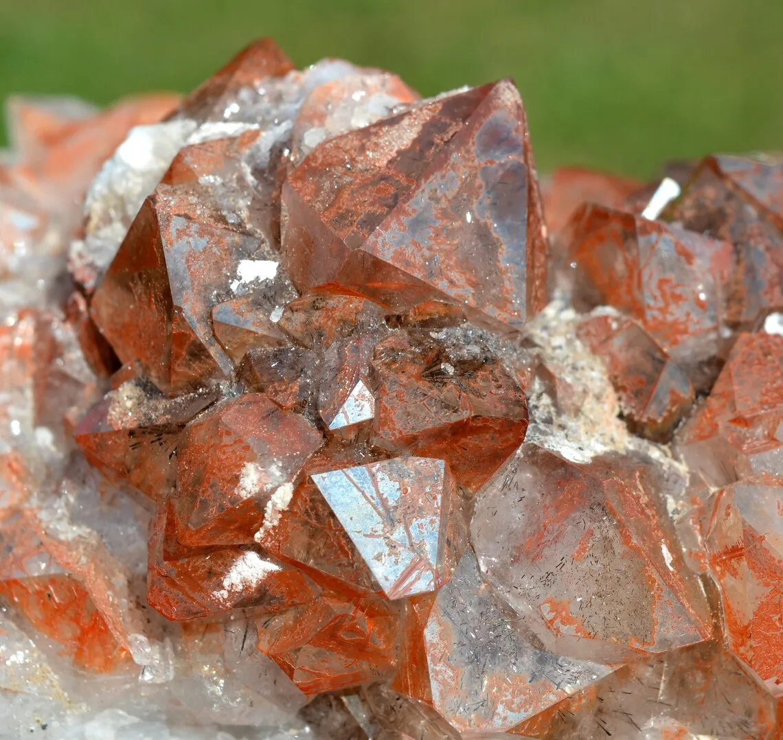 Hematoid Quartz 2210 grams - Aouli, Mibladen, Midelt Province, Drâa-Tafilalet Region, Morocco - image 8
