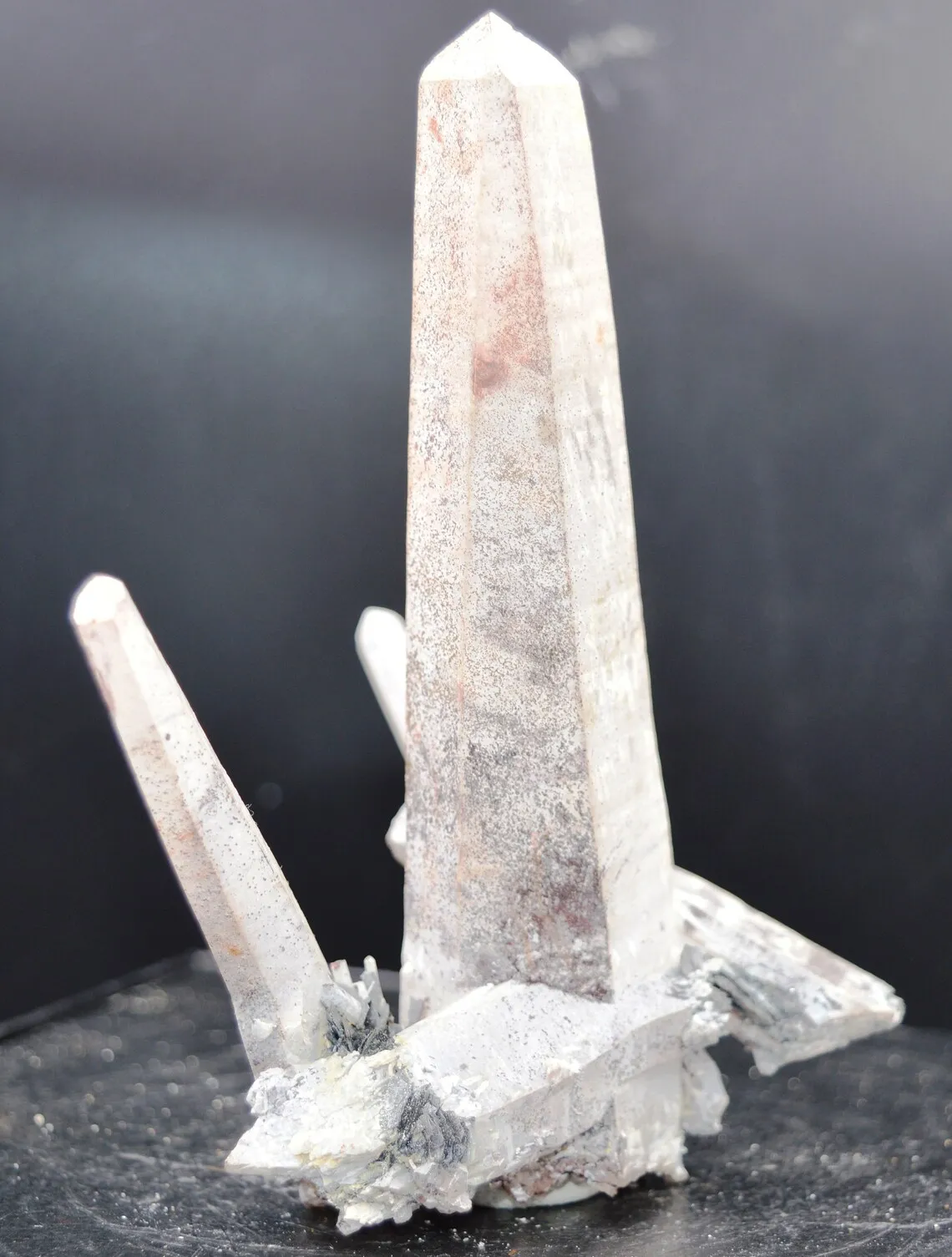 Hematoid Quartz & Hematite 156 grams - China - image 1