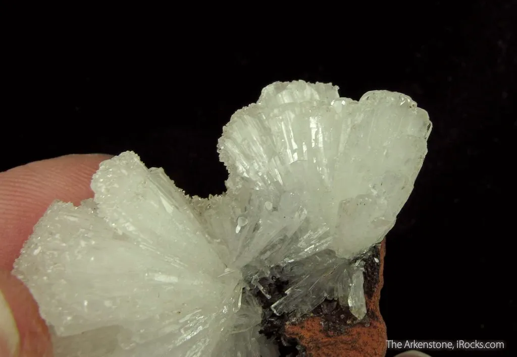 Hemimorphite with Calcite - image 4