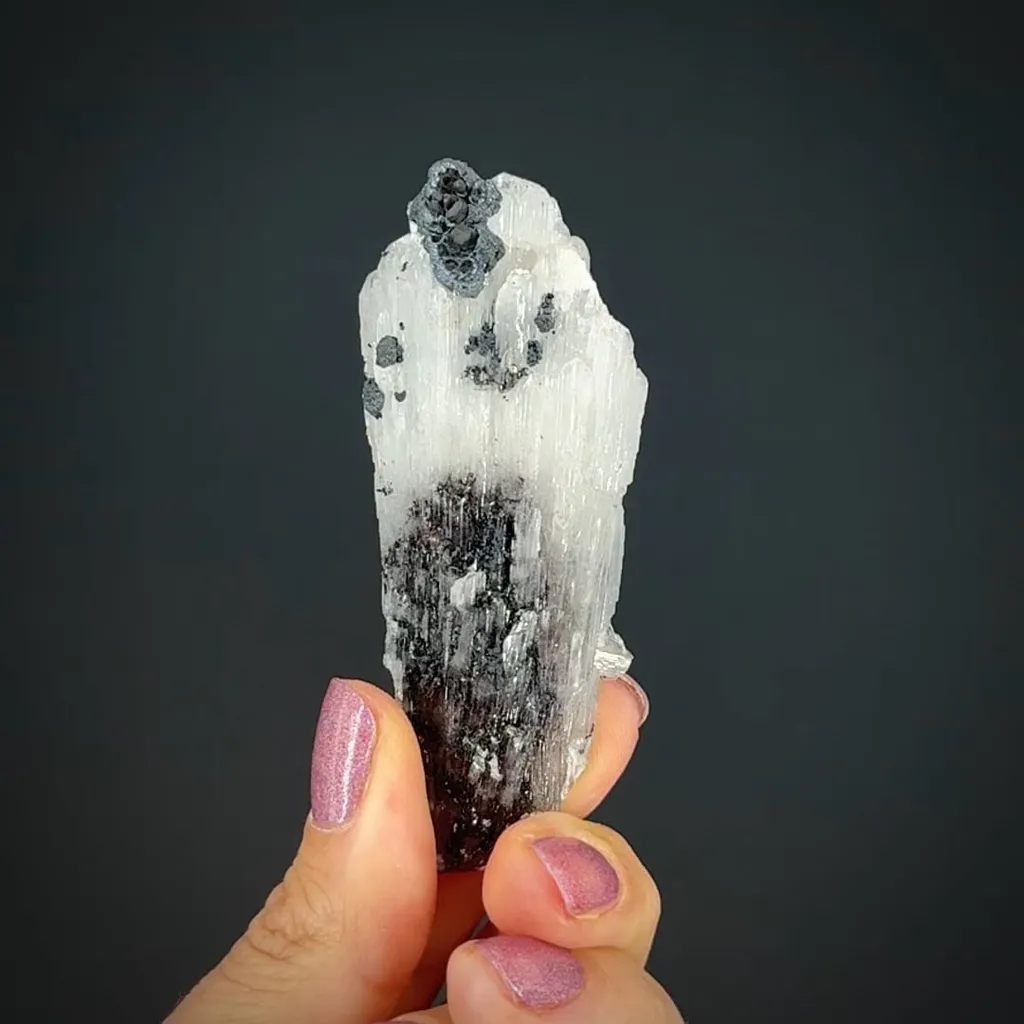 Hemimorphite with Chalcophanite image