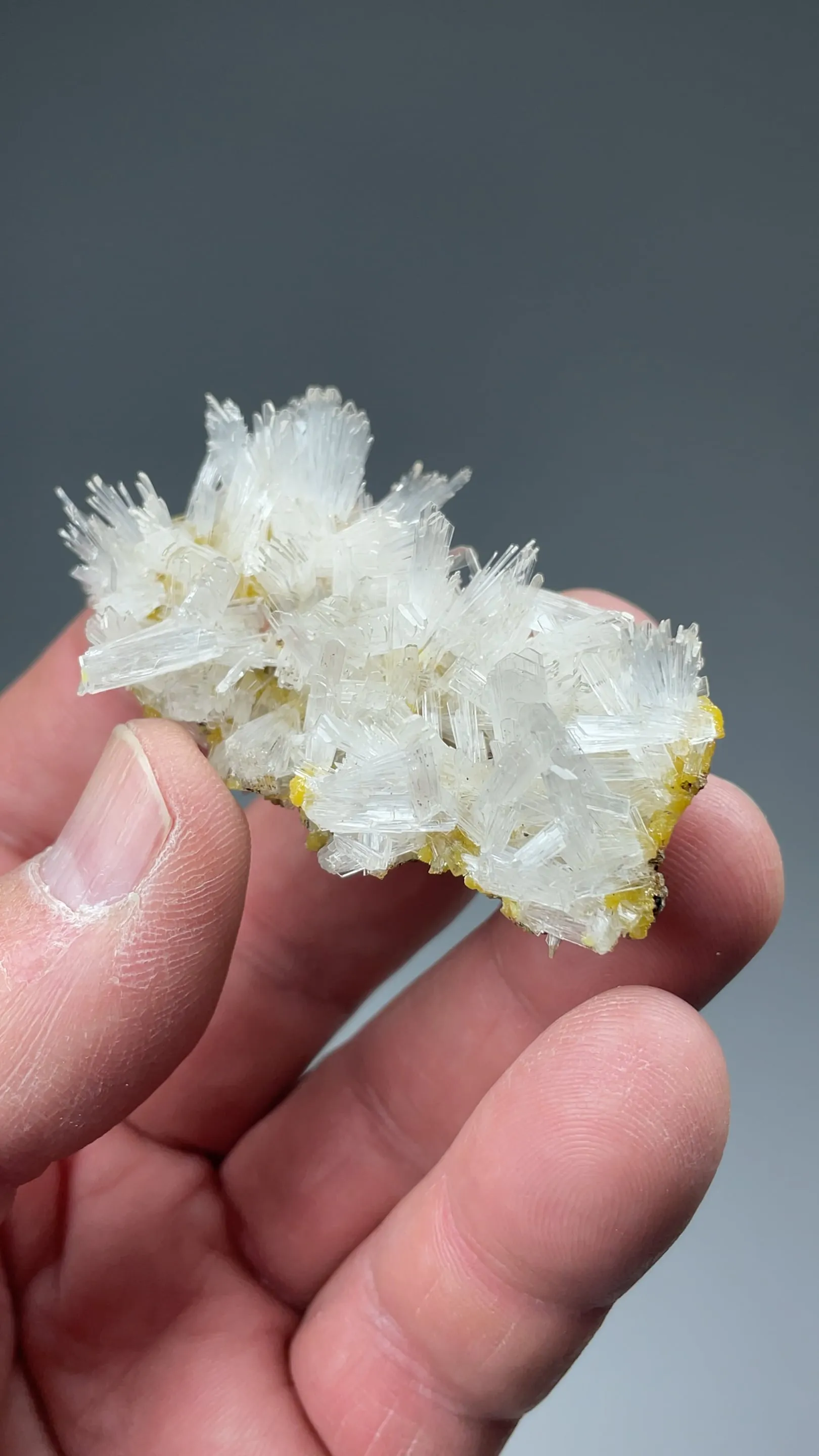 Hemimorphite with Mimetite - image 2