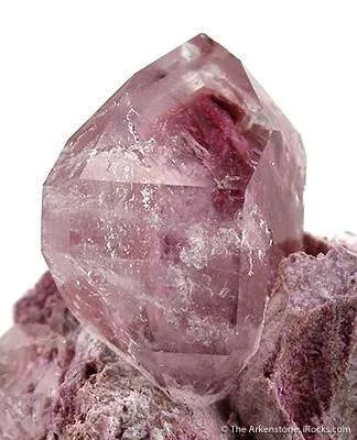 Hennomartinite and Sugilite in Quartz - image 2