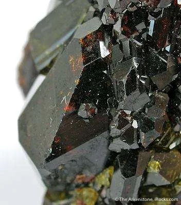 Hessonite Garnet With Mg-Epidote - image 3