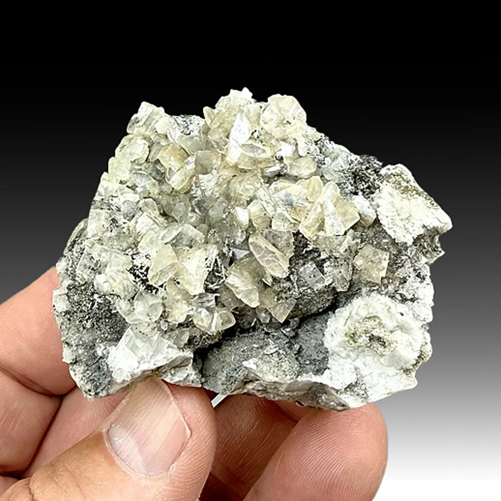 Heulandite image