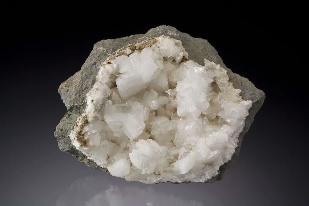 Heulandite image