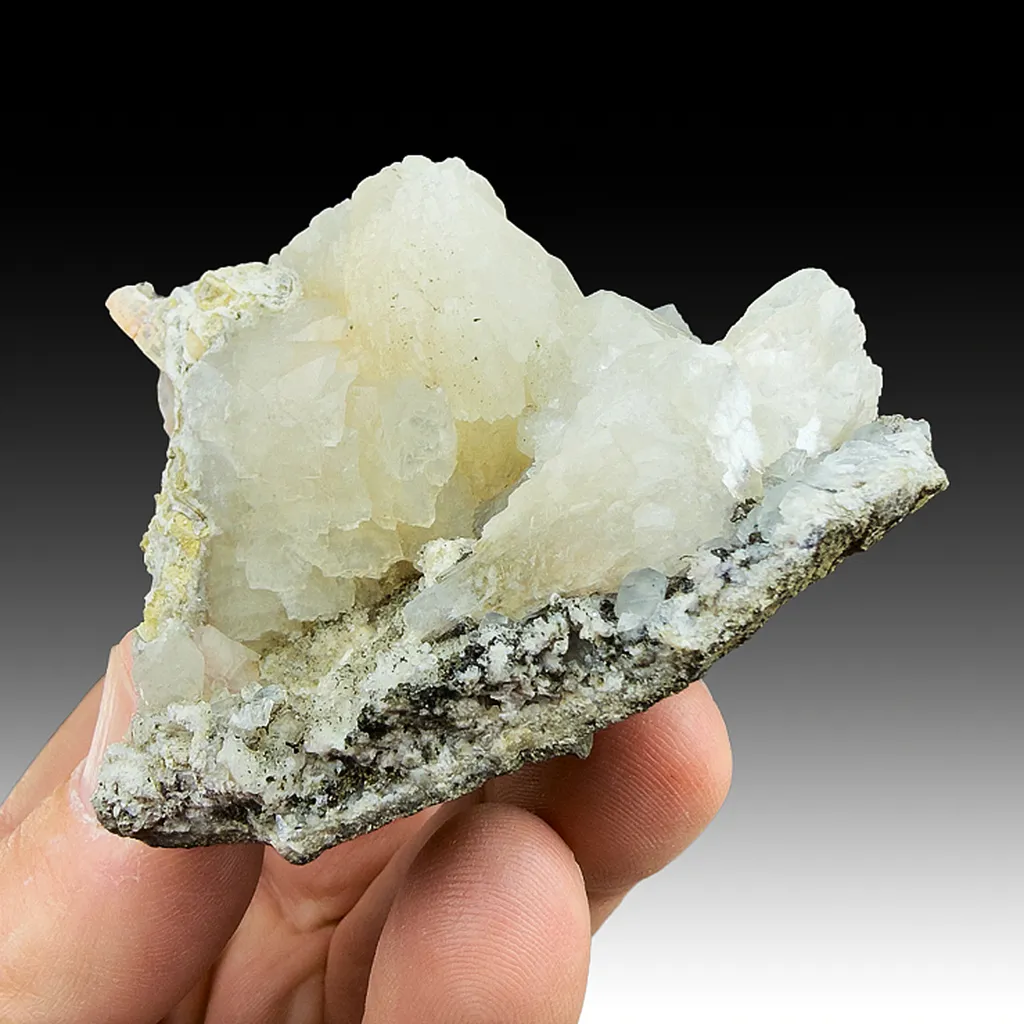Heulandite image