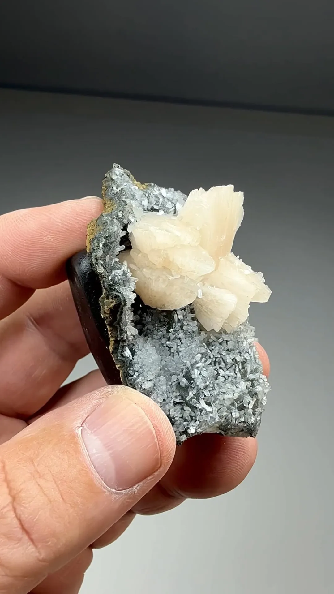 Heulandite (667) - image 2