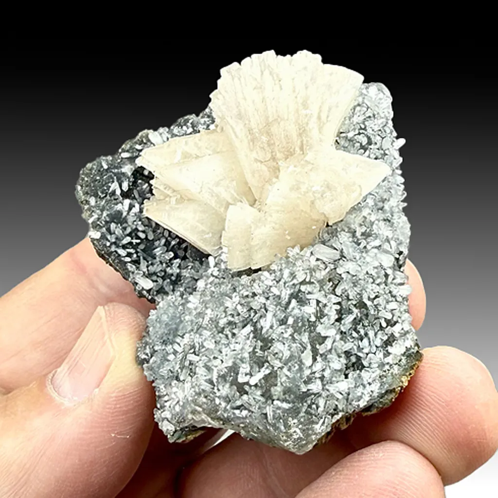 Heulandite (667) image