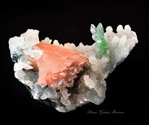 Heulandite, Apohyllite, Quartz, Calcite - image 3
