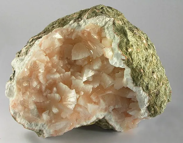 Heulandite image