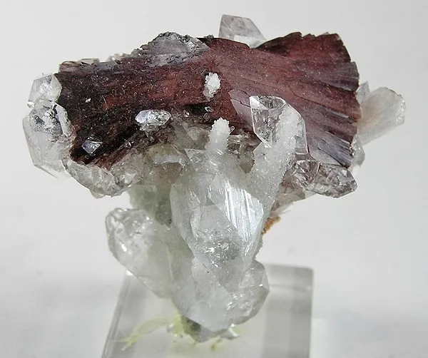 Heulandite-Ca, Apophyllite-(Kf), Quartz (Var: Chalcedony) image