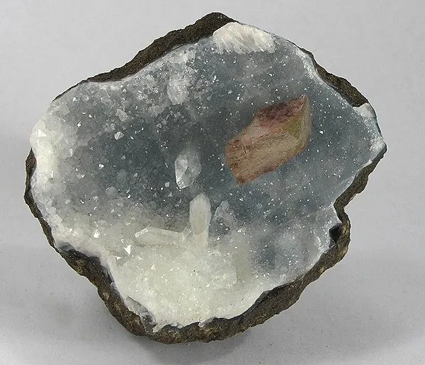 Heulandite image