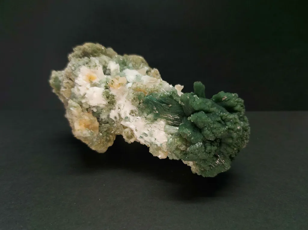 Heulandite from India image
