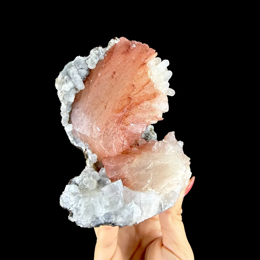 Heulandite from Jalgaon, Jalgaon District, Nashik Division, Maharashtra, India image