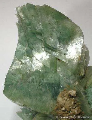 Heulandite Included By Celadonite - image 3