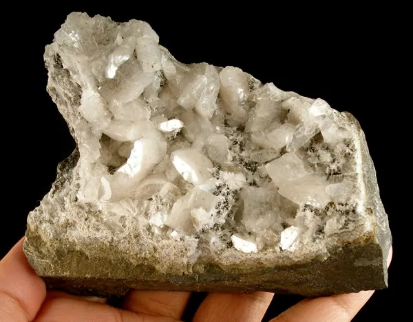 Heulandite, Pectolite, Calcite, Apophyllite-(Kf) image