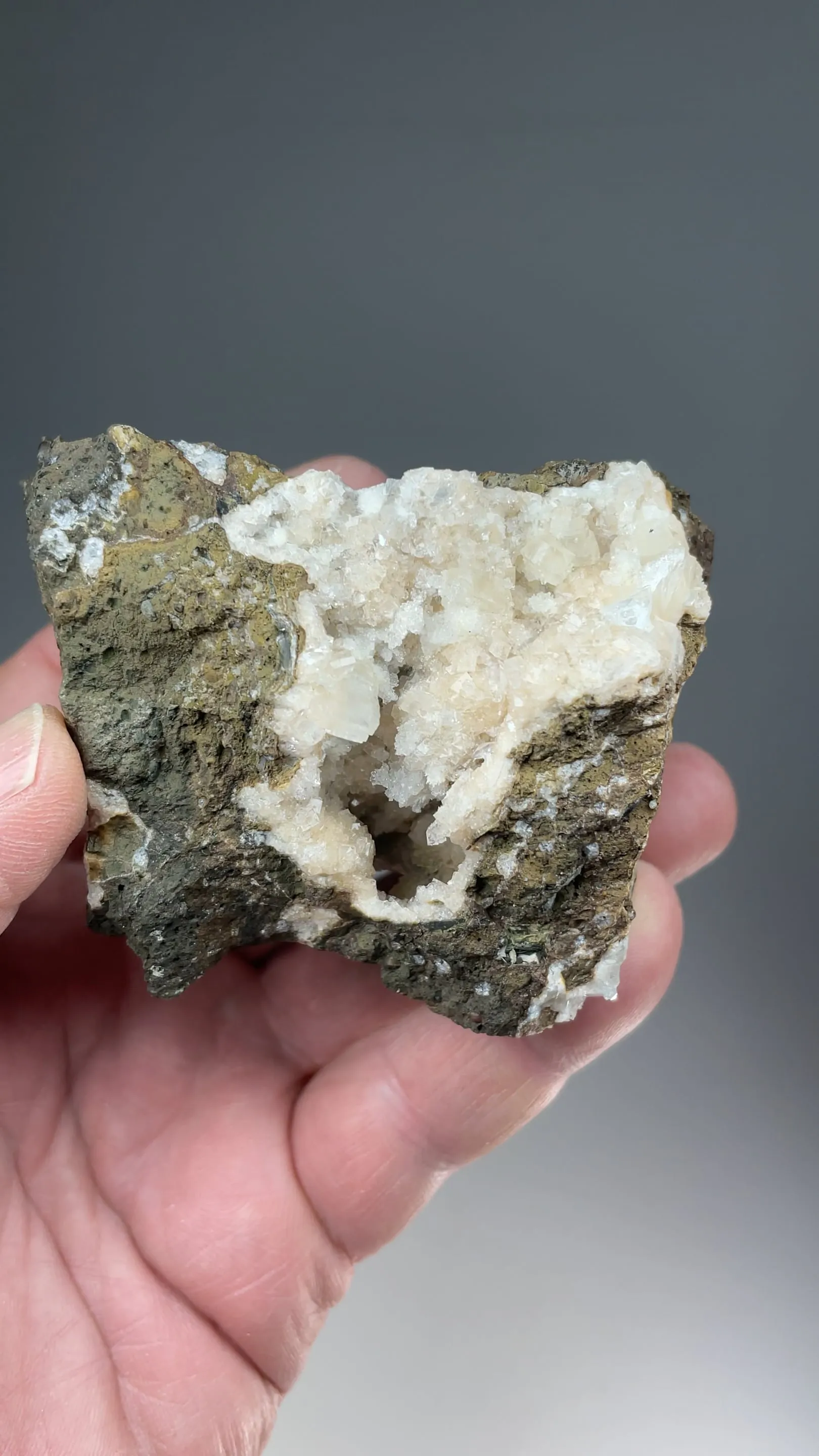 Heulandite with Chabazite - image 2