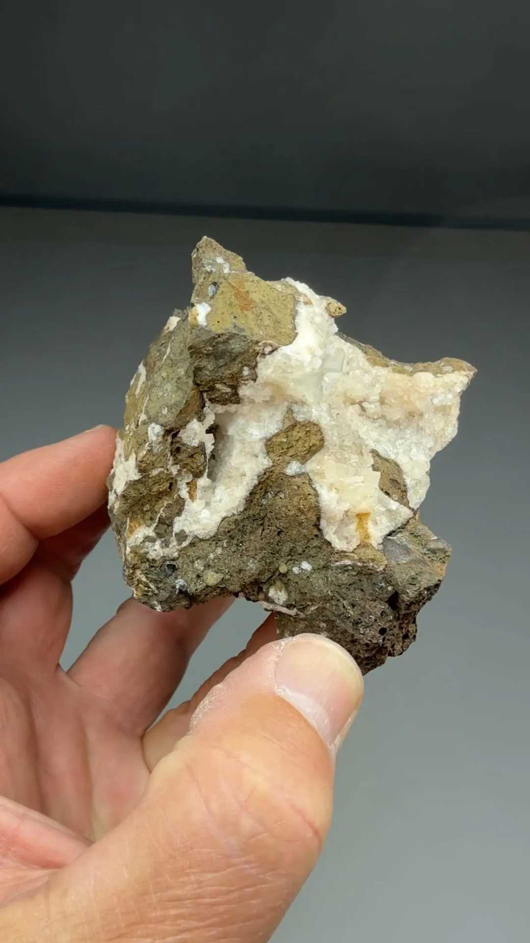 Heulandite with Chabazite - image 2