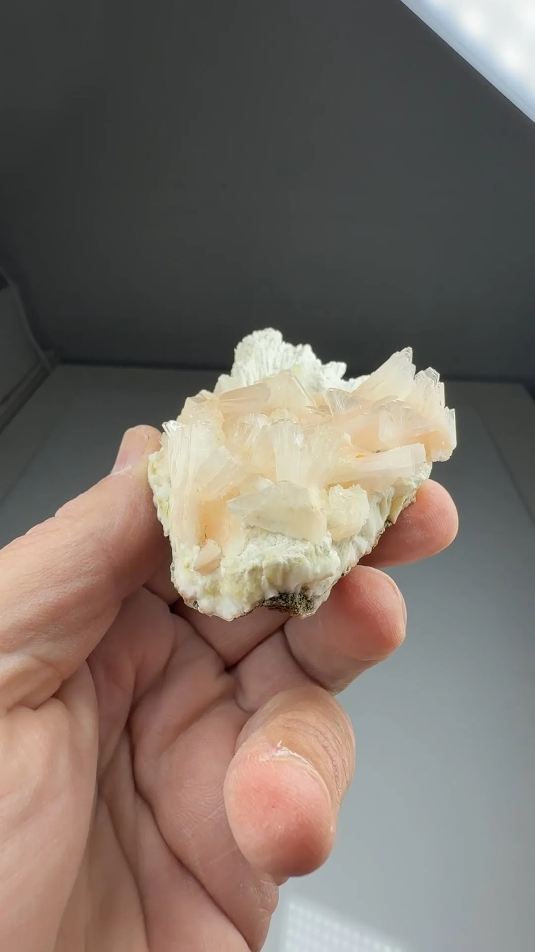 Heulandite with Mordenite - image 2