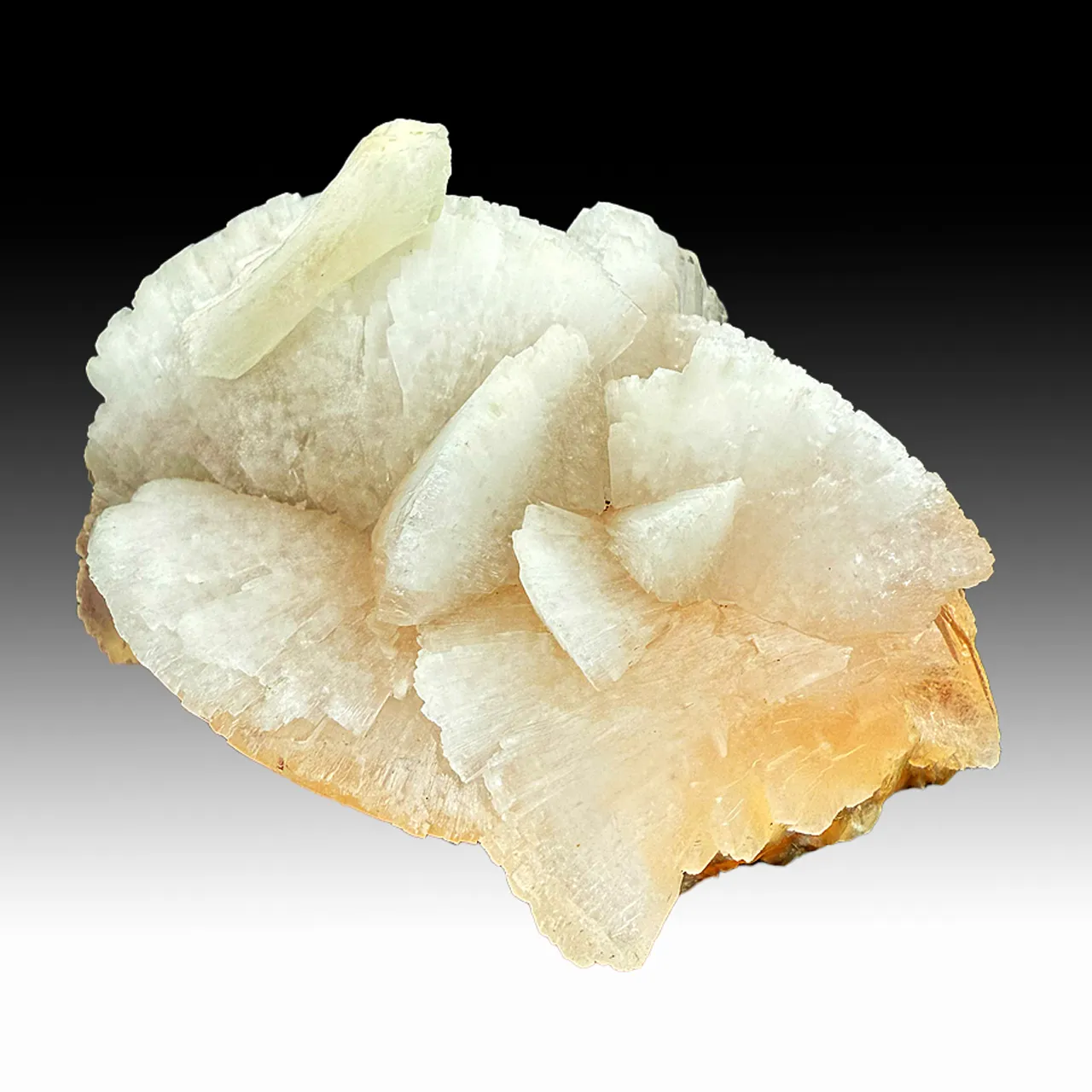 Heulandite with Stilbite - image 1