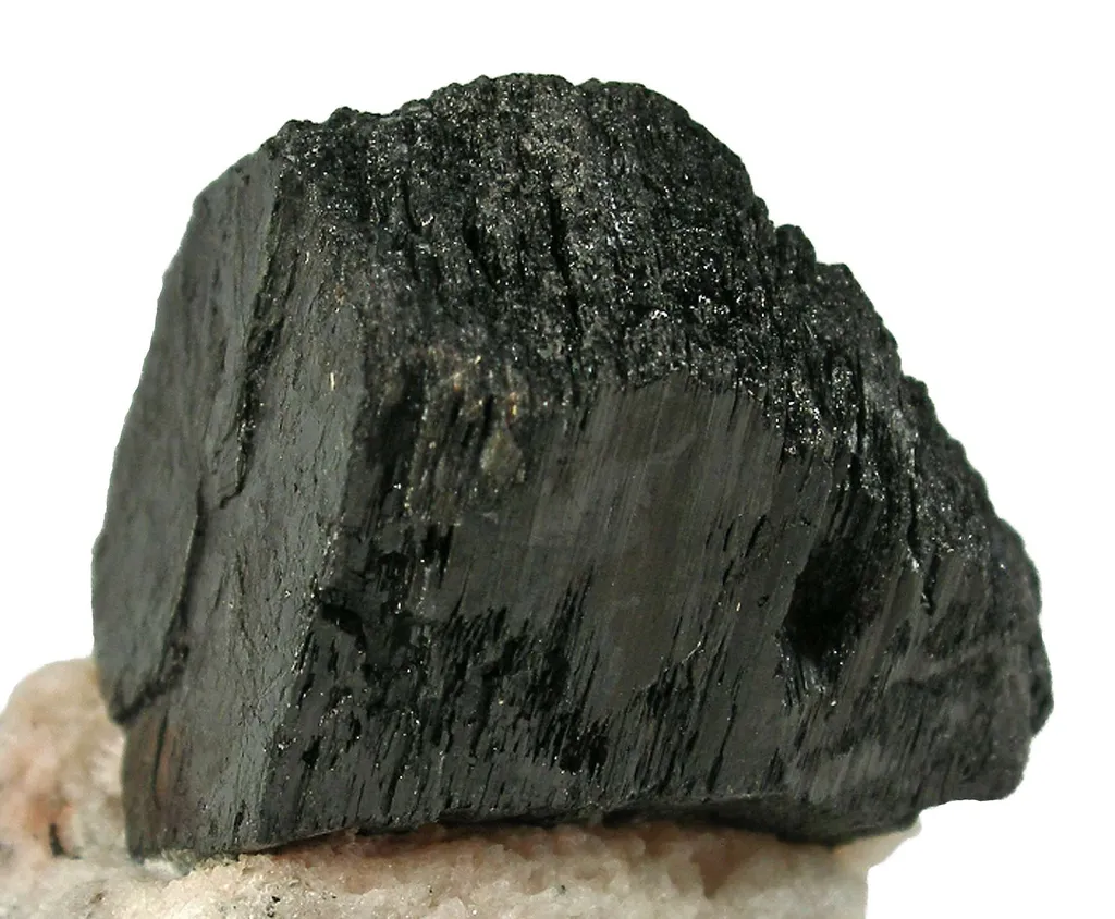 Hibonite - image 3