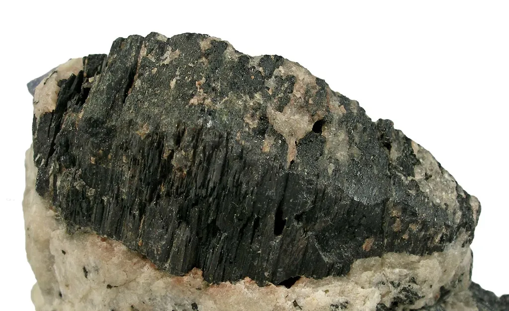Hibonite - image 4