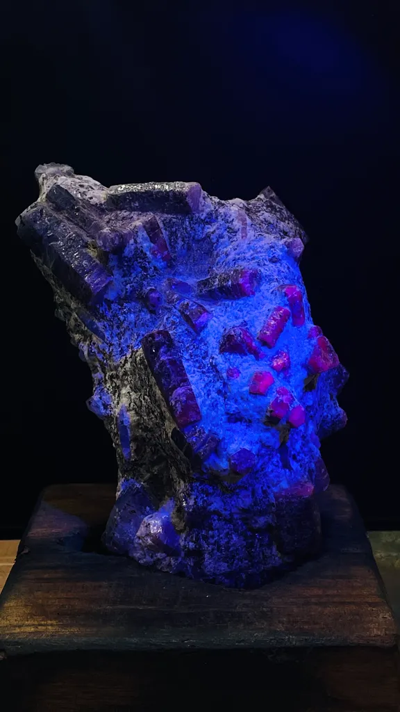 Himalayan Ruby & Sapphire Co-existence matrix (Nepal) image