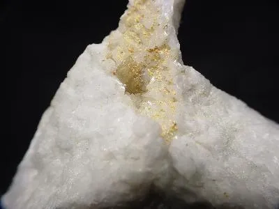 Hingganite-(Y) image