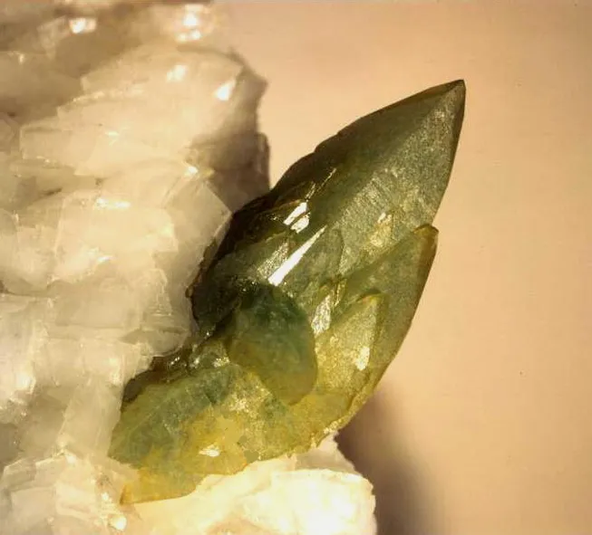 Hingganite-(Y), Trimouns, Luzenac, Ariège, France image