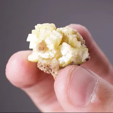 Hinsdalite pseudomorph after Pyromorphite