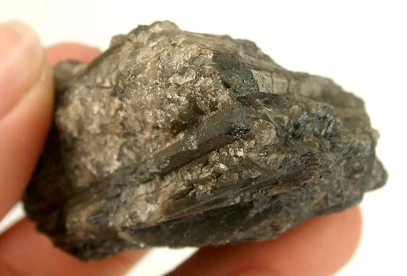 Hollandite in Quartz - image 4