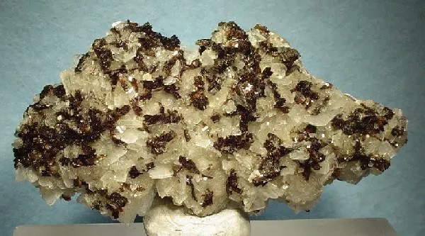 Hubeite, Apophyllite image