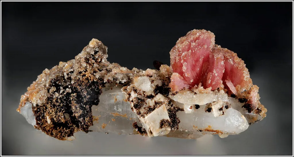 Hubeite, Inesite image