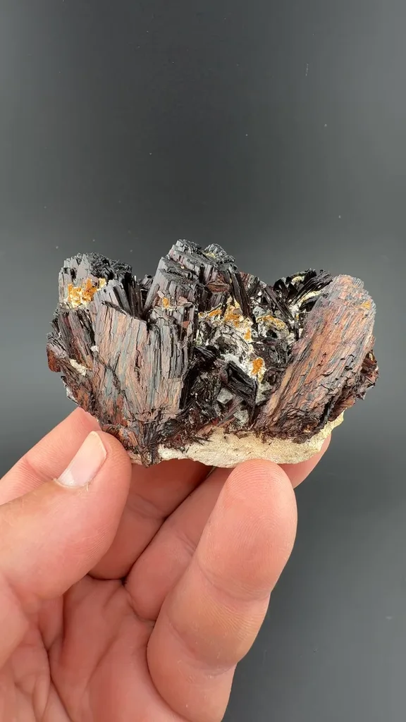 Hubnerite - image 2