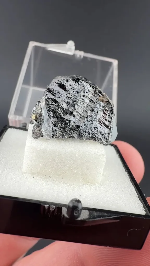 Hubnerite - image 2