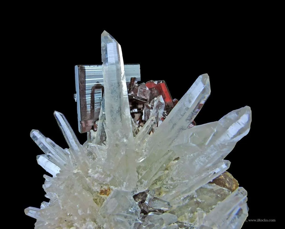 Hubnerite on Quartz, With Calcite (Fluorescent) and Scheelite (?) - image 2