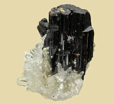 Hubnerite, Quartz image