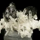 Hubnerite, Quartz - image 1