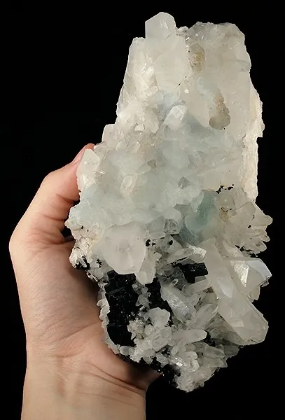 Hubnerite, Quartz, Fluorite image
