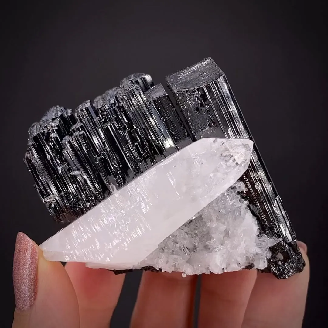 Hubnerite with Quartz - image 1