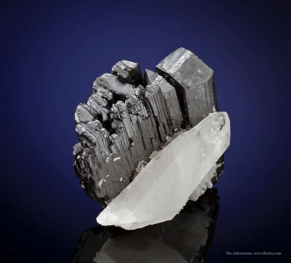 Hubnerite with Quartz - image 3