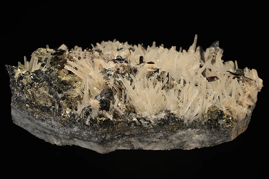 Hübnerite with Quartz - image 5