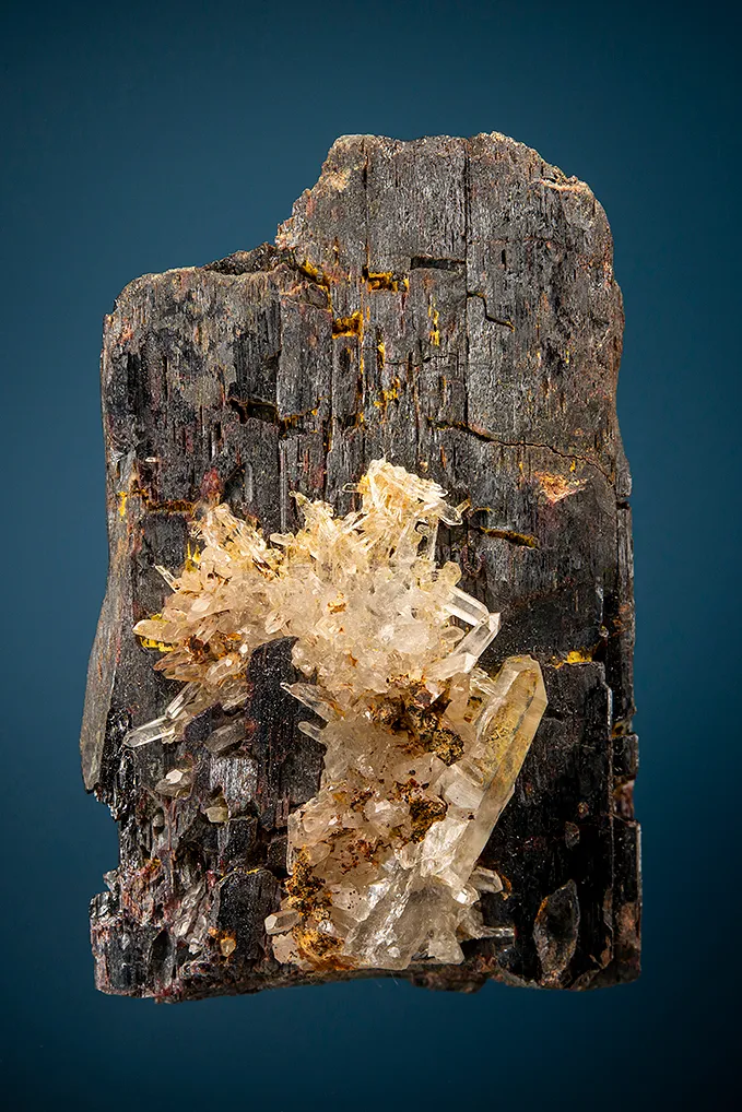 Hübnerite with Quartz image