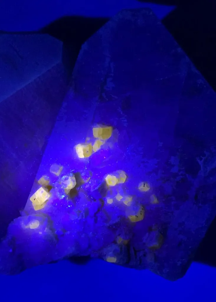 Huge Size Twinned Microcline Feldspar combine Fluorescent Apatite and Quartz Specimen from Pakistan - image 9