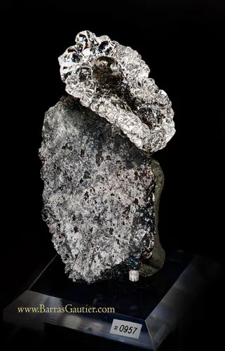 Hyalite variety Opal (An) image